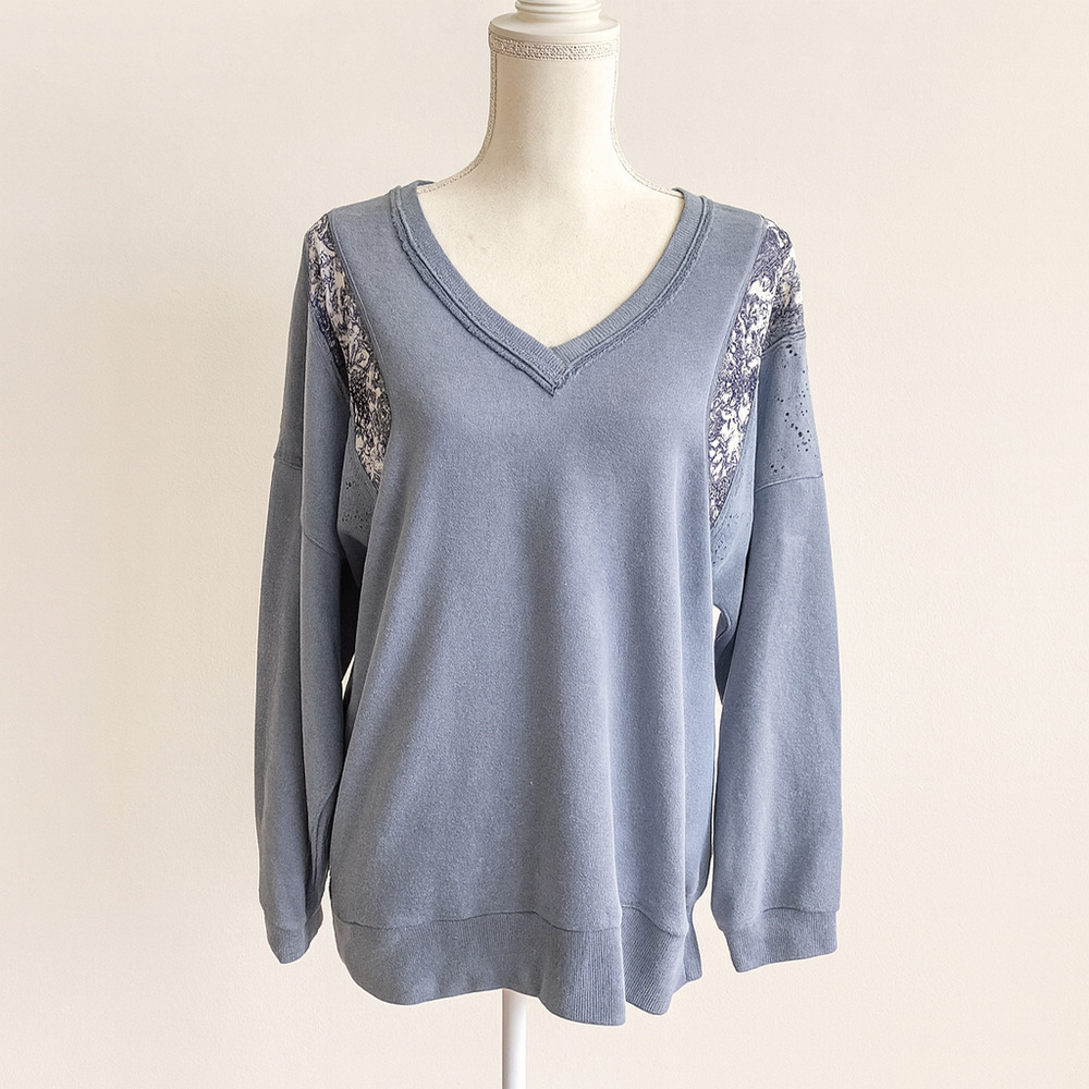 Cato L NWT Floral Lace Panel Sweatshirt Blue Cozy Winter Top Soft Chic Pullover